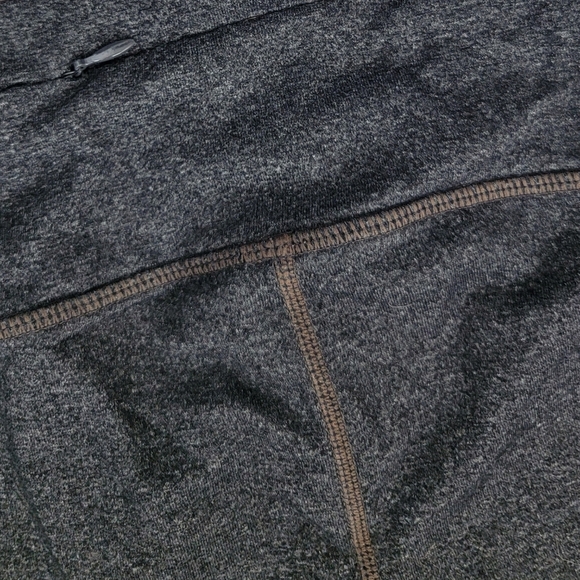 Gap Fit Heathered Dark Gray Cropped Capri Leggings Size Medium - Picture 6 of 6